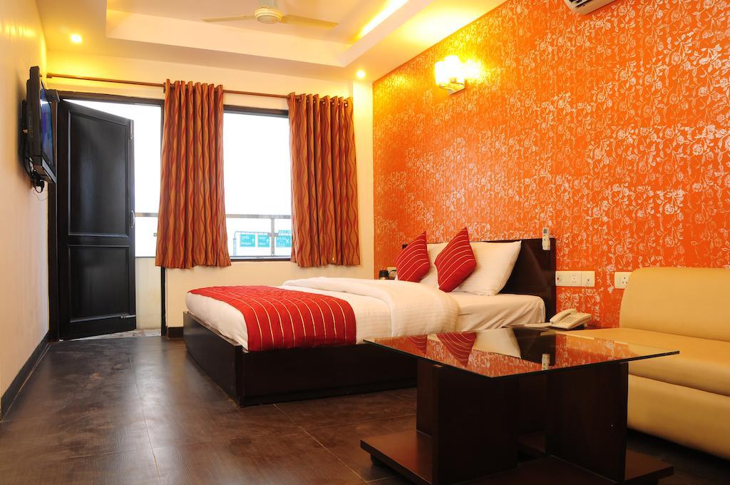 Airport Hotel Daya Capitol New Delhi Exterior photo