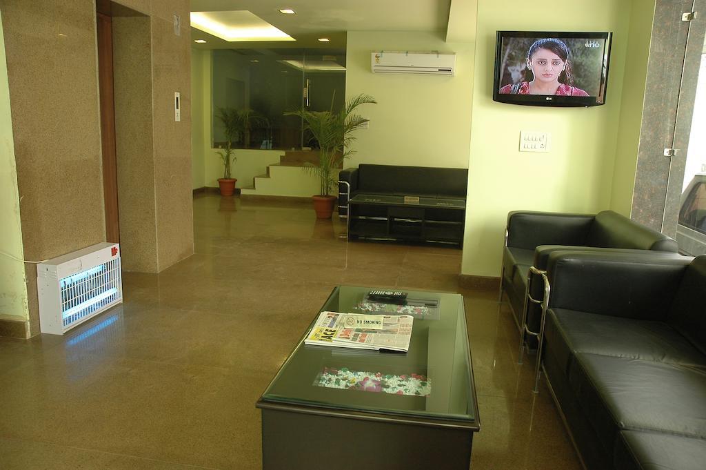 Airport Hotel Daya Capitol New Delhi Exterior photo