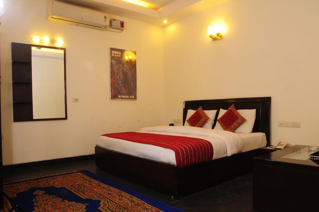 Airport Hotel Daya Capitol New Delhi Room photo